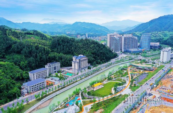 说明: https://boot-img.xuexi.cn/image/1006/process/45c1d55e5ce34355b586bb19e0ee6ba6.jpg